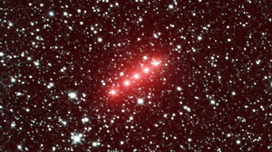 ගිනිකොනදිග අහසේ ධූමකේතුවක්