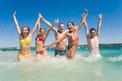 හිරු රැස් මැද්දේ – සතුටයි&nbsp;වින්දේ