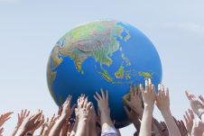 මිනිස් ජීවියා:දේශපාලන හා ආර්ථික&nbsp;පද්ධති