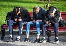 යෞවනයන්, වැඩිහිටි පරම්පරාවට වඩා අඩු සතුටක් ලබන බව පර්යේෂණ&nbsp;පෙන්වයි